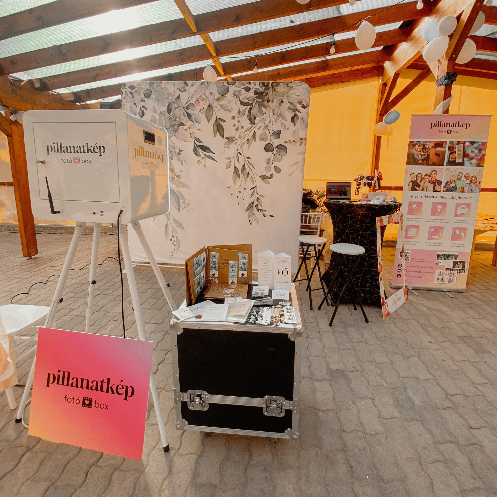 Ó-Ebergényi kastélyban esküvői kiállításon a Pillanatképbox Szelfigép